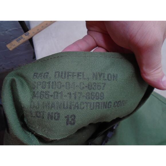 GENUINE US MILITARY SEABAG DUFFLE BAG. DURABLE WELL MADE PRE OWNED USED SURPLUS - Picture 10 of 12